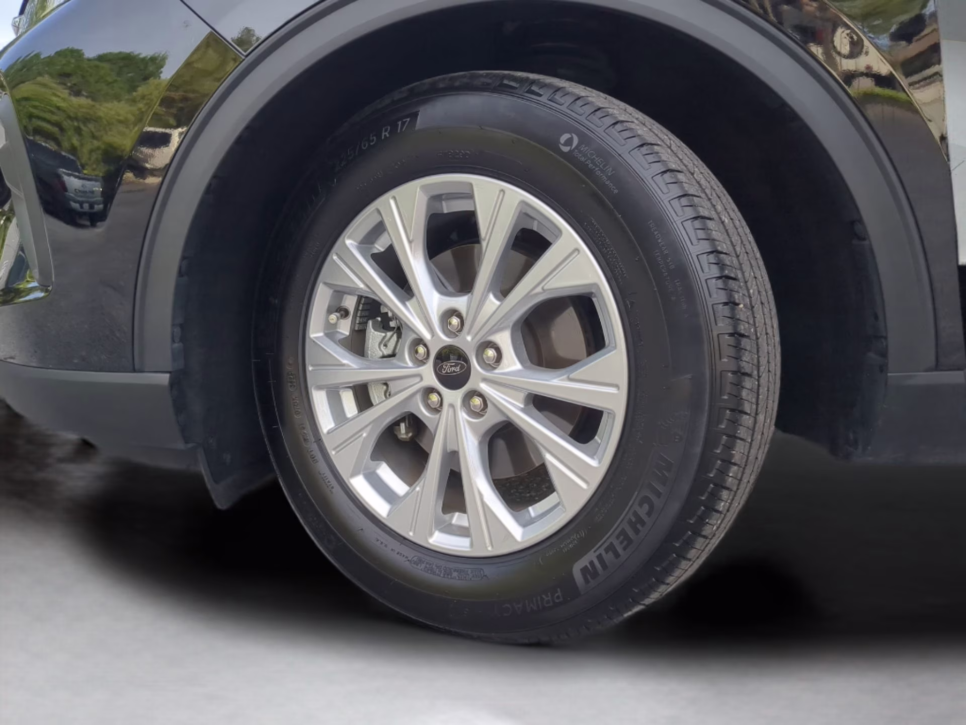 2023 Agate Black Metallic Ford Escape Active FWD SUV