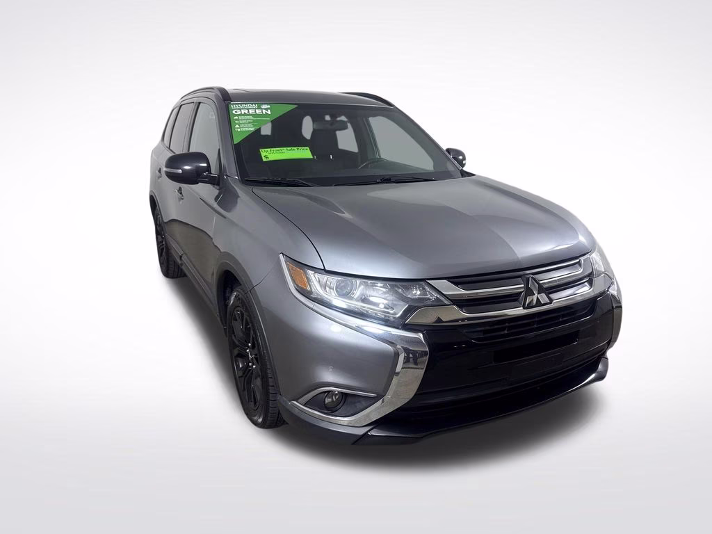 2018 Mercury Gray Metallic Mitsubishi Outlander LE FWD SUV