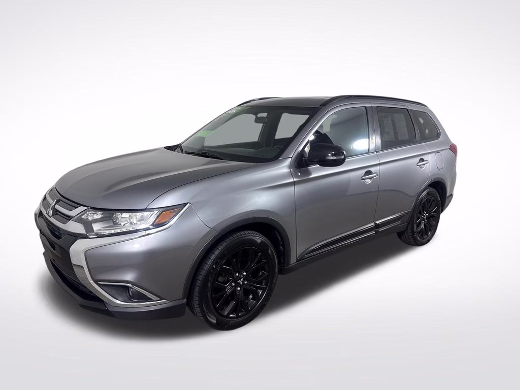 2018 Mercury Gray Metallic Mitsubishi Outlander LE FWD SUV