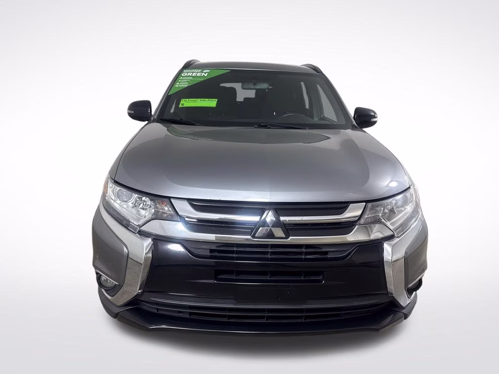 2018 Mercury Gray Metallic Mitsubishi Outlander LE FWD SUV