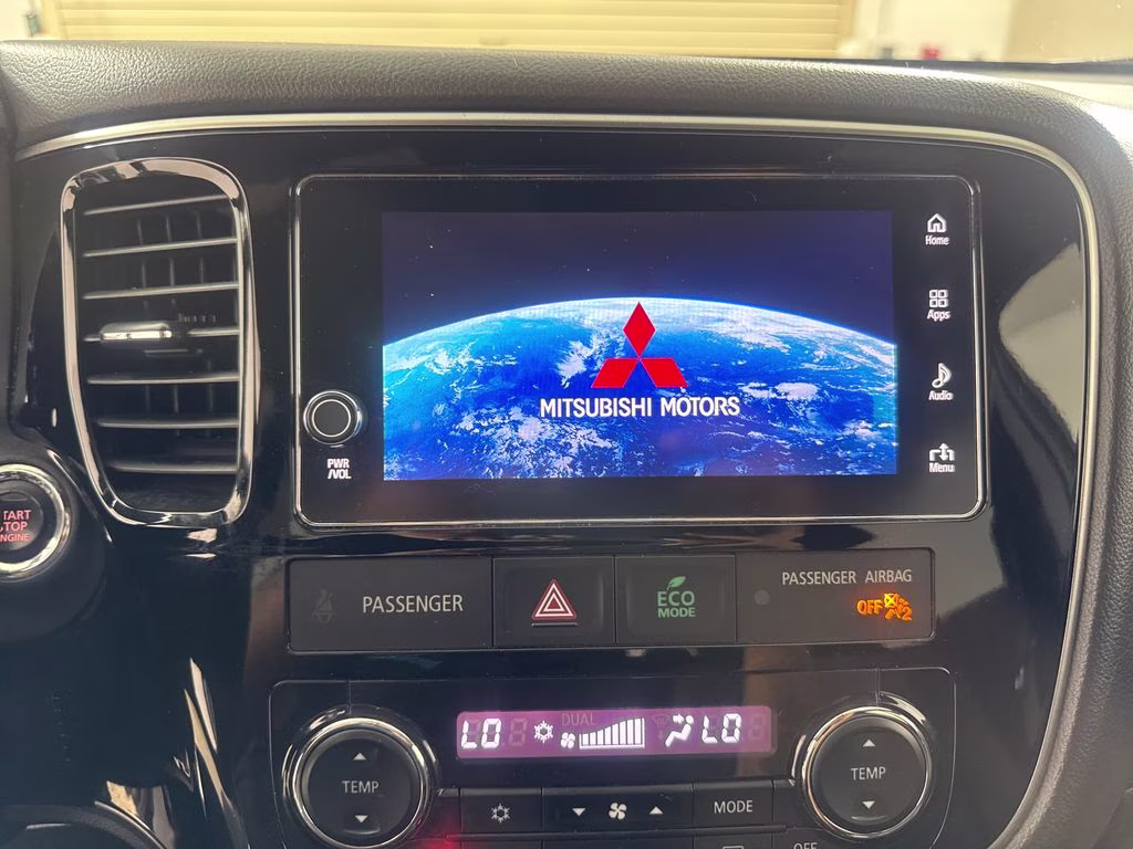 2018 Mercury Gray Metallic Mitsubishi Outlander LE FWD SUV