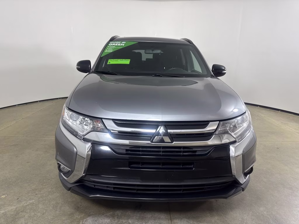 2018 Mercury Gray Metallic Mitsubishi Outlander LE FWD SUV