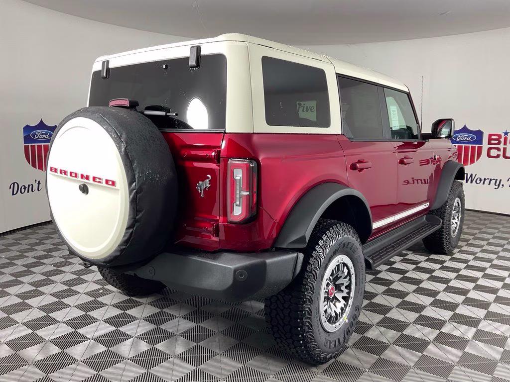 2026 Ruby Red Metallic Ford Bronco Outer Banks 4X4 SUV