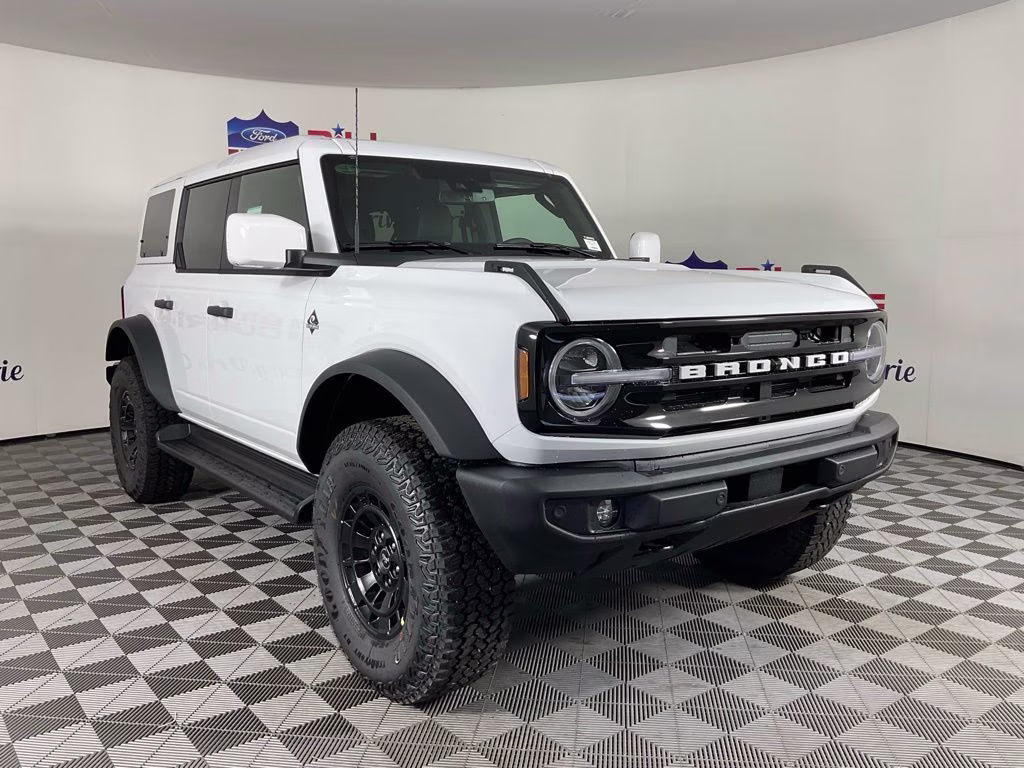 2026 Oxford White Ford Bronco Outer Banks 4X4 SUV