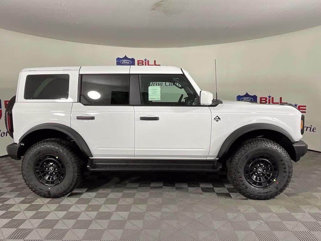 2026 Oxford White Ford Bronco Outer Banks 4X4 SUV