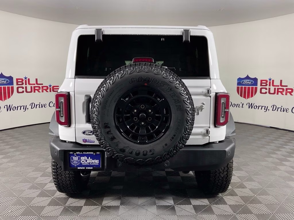 2026 Oxford White Ford Bronco Outer Banks 4X4 SUV