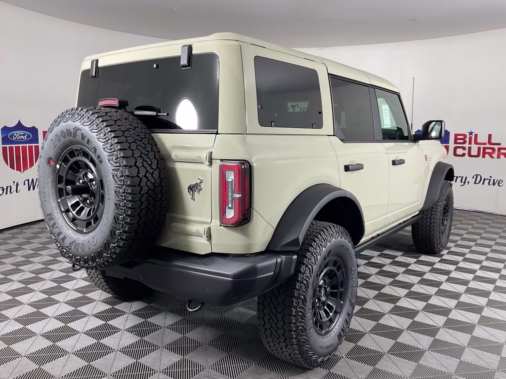 2026 Desert Sand Ford Bronco Badlands 4X4 SUV