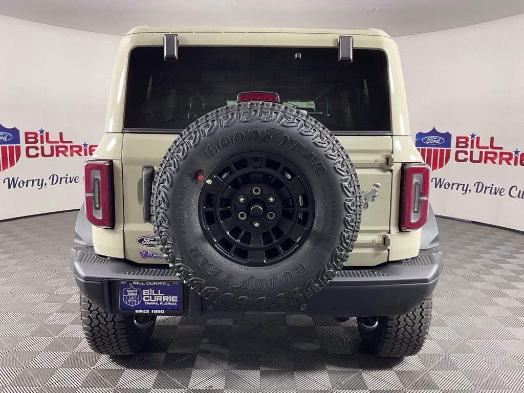 2026 Desert Sand Ford Bronco Badlands 4X4 SUV