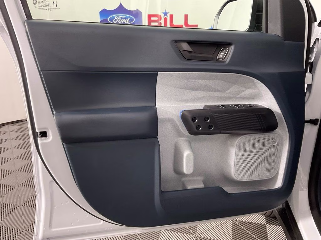 2026 Oxford White Ford Maverick XLT FWD Truck