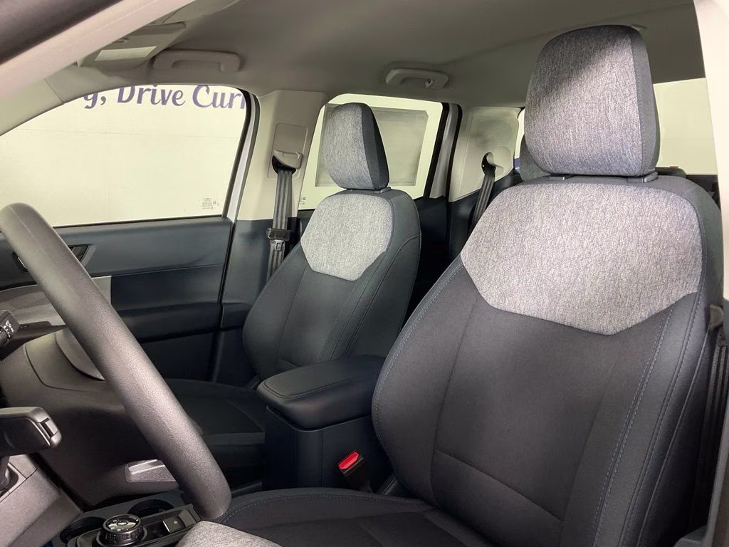 2026 Oxford White Ford Maverick XLT FWD Truck