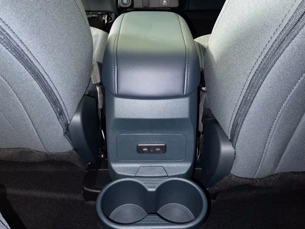 2026 Oxford White Ford Maverick XLT FWD Truck