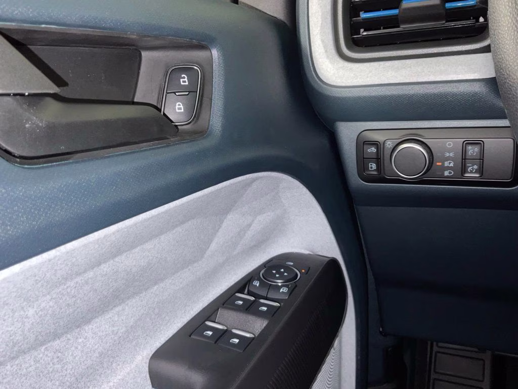 2026 Oxford White Ford Maverick XLT FWD Truck