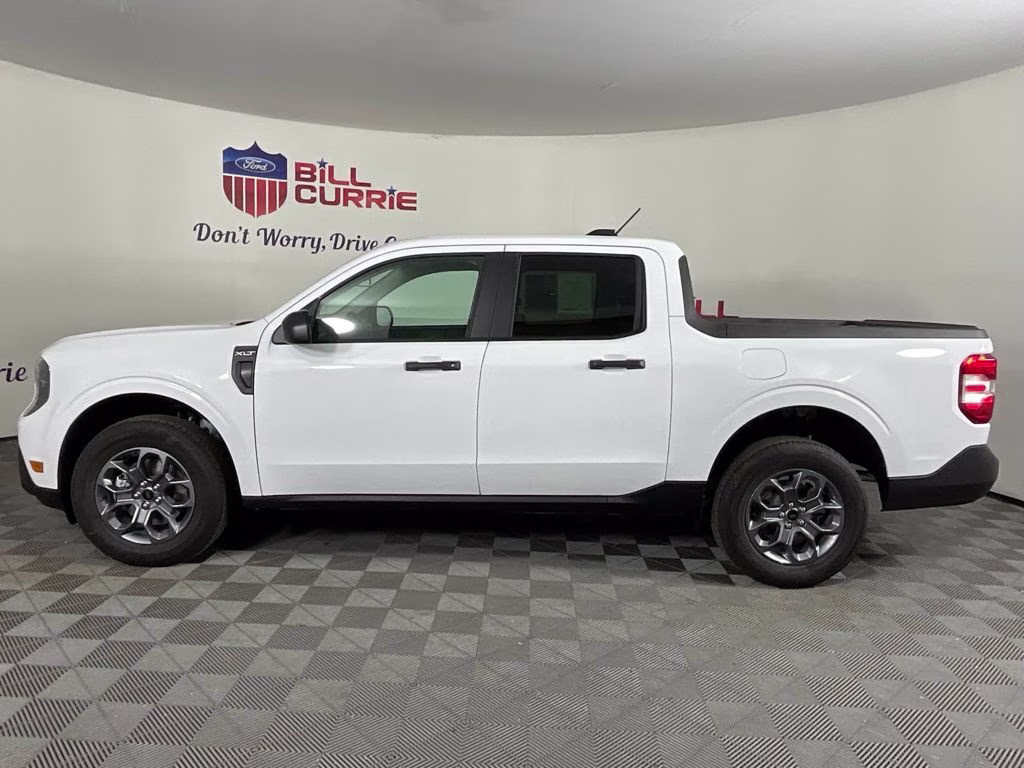 2026 Oxford White Ford Maverick XLT FWD Truck
