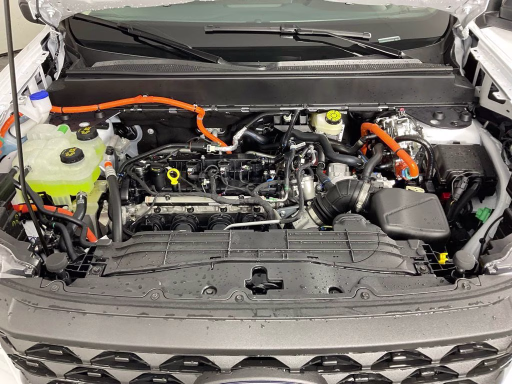 2026 Oxford White Ford Maverick XLT FWD Truck