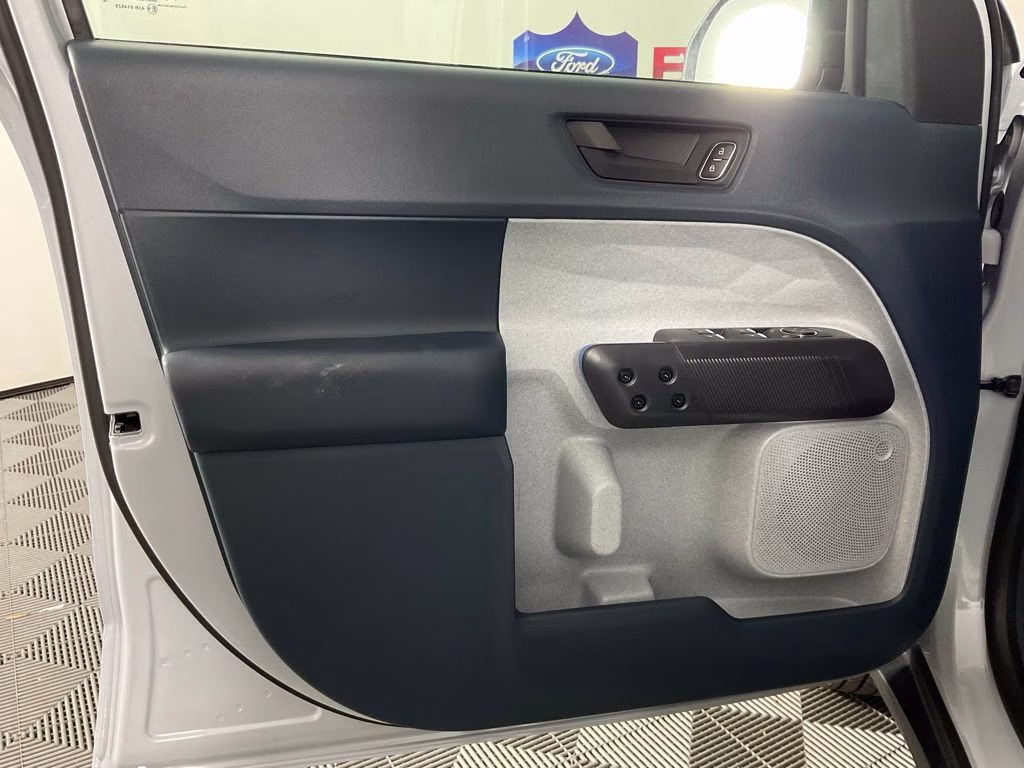 2026 White Metallic Ford Maverick XLT FWD Truck