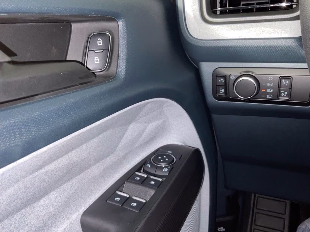 2026 White Metallic Ford Maverick XLT FWD Truck