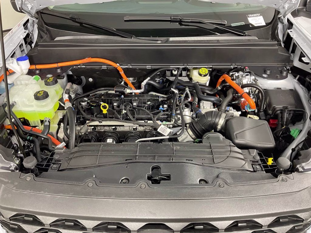 2026 White Metallic Ford Maverick XLT FWD Truck