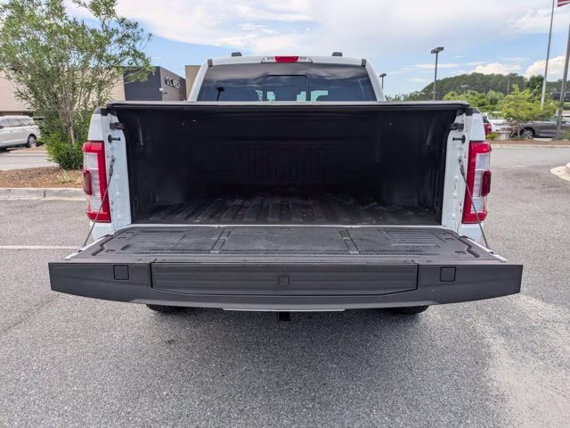 2023 Oxford White Ford F-150 LARIAT 4X4 Truck
