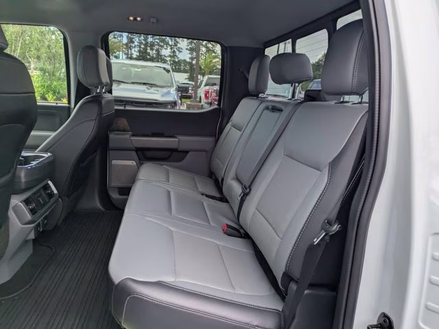 2023 Oxford White Ford F-150 LARIAT 4X4 Truck