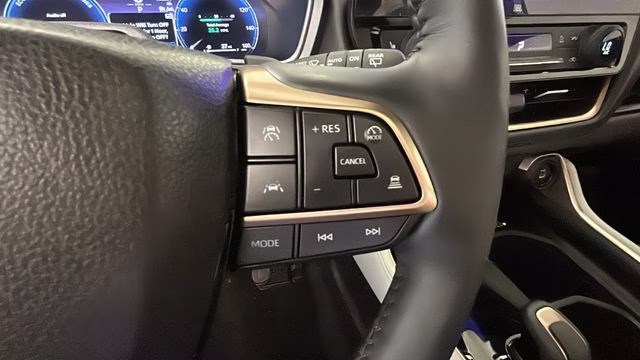2025 White Toyota Grand Highlander Hybrid MAX Platinum AWD SUV