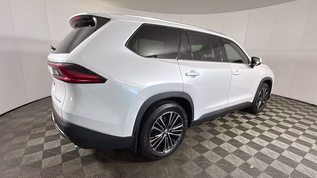 2025 White Toyota Grand Highlander Hybrid MAX Platinum AWD SUV