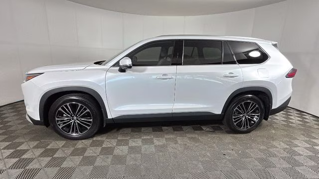 2025 White Toyota Grand Highlander Hybrid MAX Platinum AWD SUV