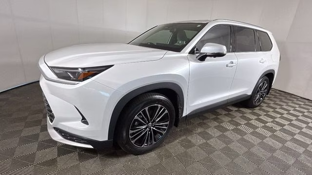 2025 White Toyota Grand Highlander Hybrid MAX Platinum AWD SUV