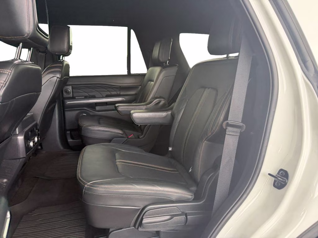 2023 White Metallic Ford Expedition Platinum 4X4 SUV