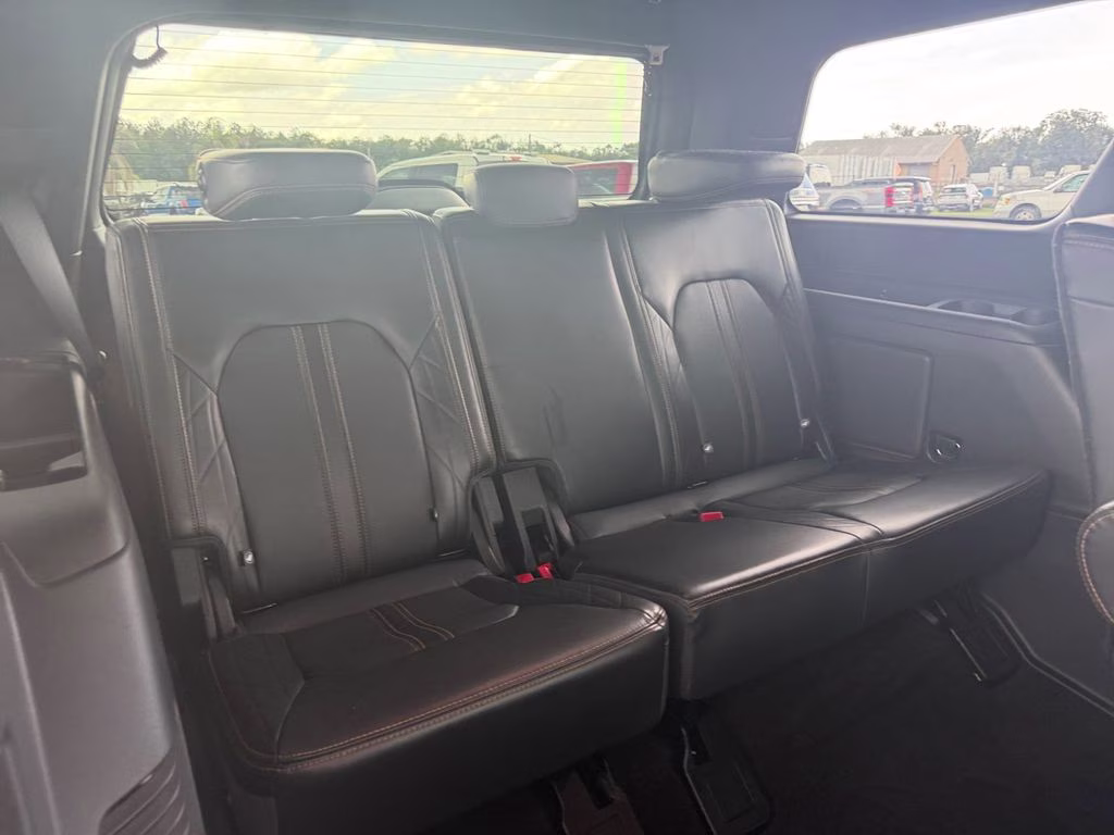 2023 White Metallic Ford Expedition Platinum 4X4 SUV