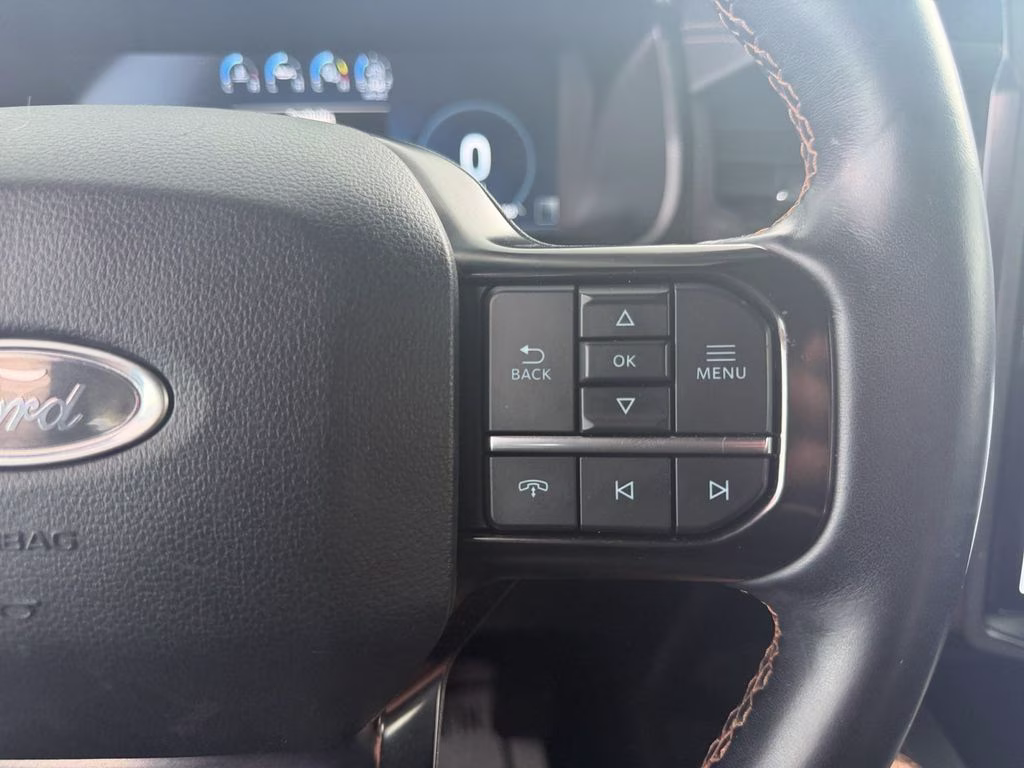 2023 White Metallic Ford Expedition Platinum 4X4 SUV