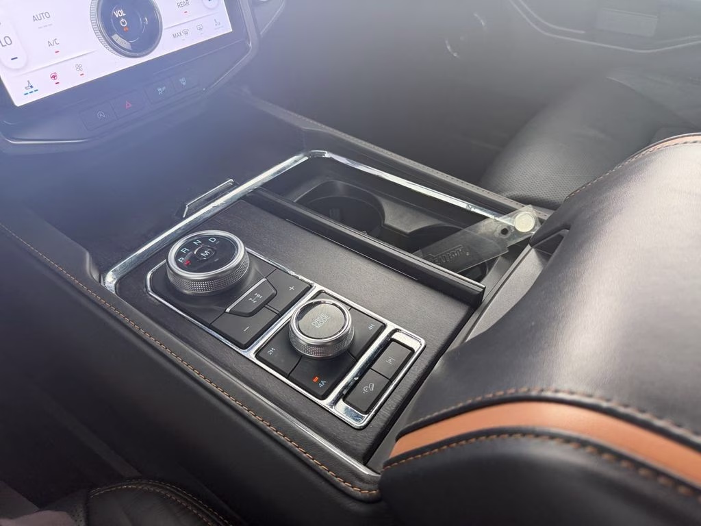 2023 White Metallic Ford Expedition Platinum 4X4 SUV