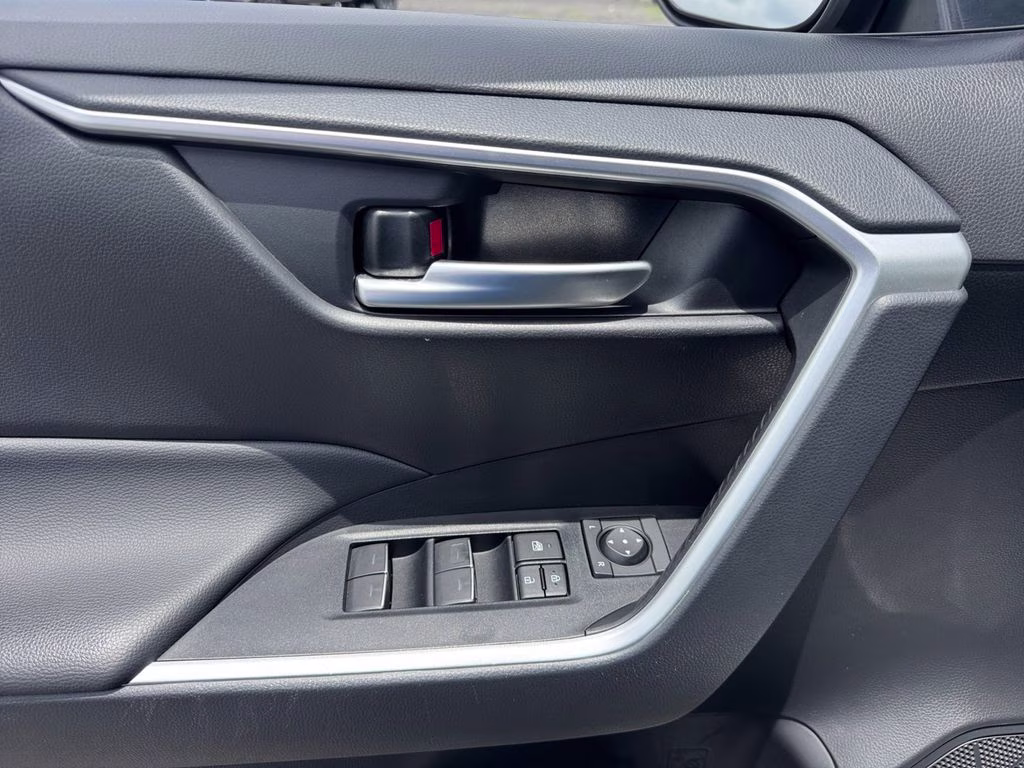2025 Silver Sky Metallic Toyota RAV4 XLE FWD SUV