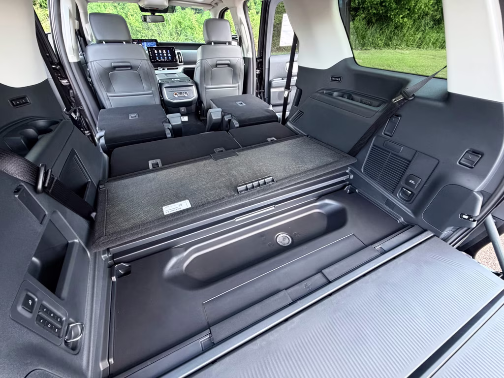 2026 Dark Matter Gray Metallic Ford Expedition Active RWD SUV