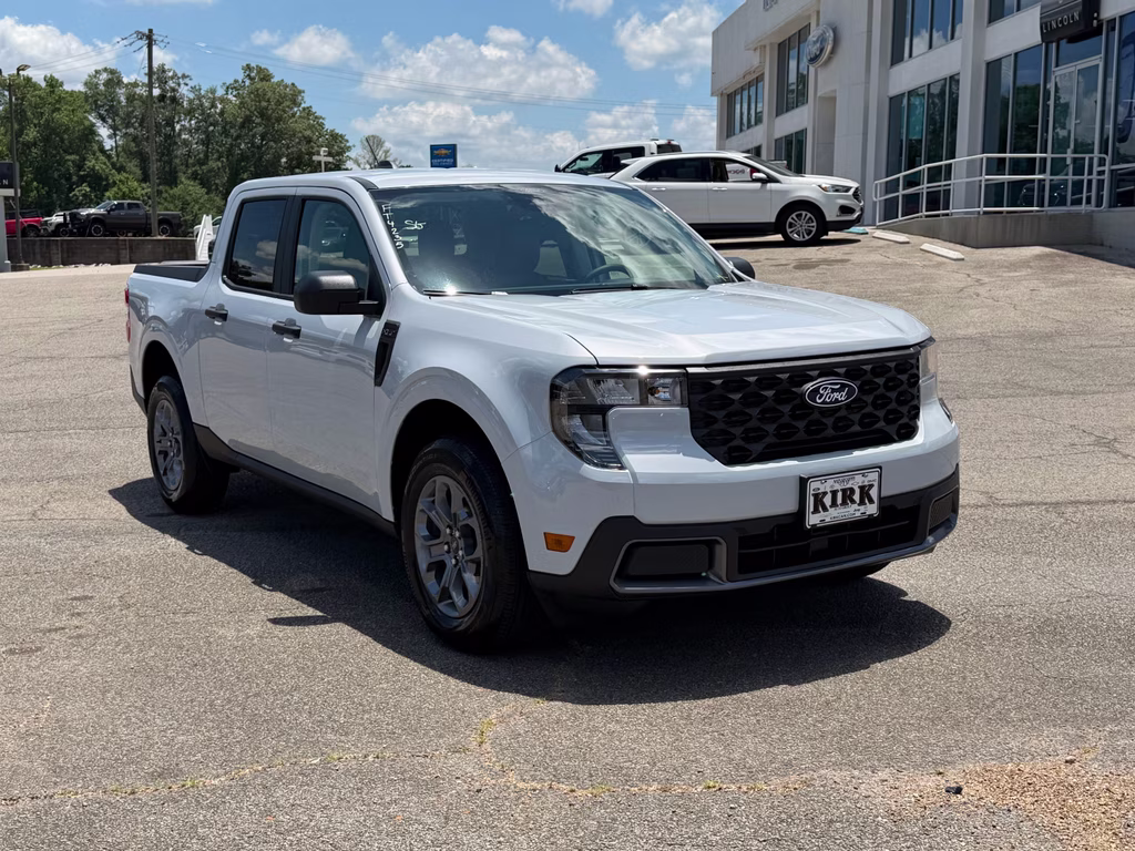 2026 Space White Metallic Ford Maverick XLT FWD Truck