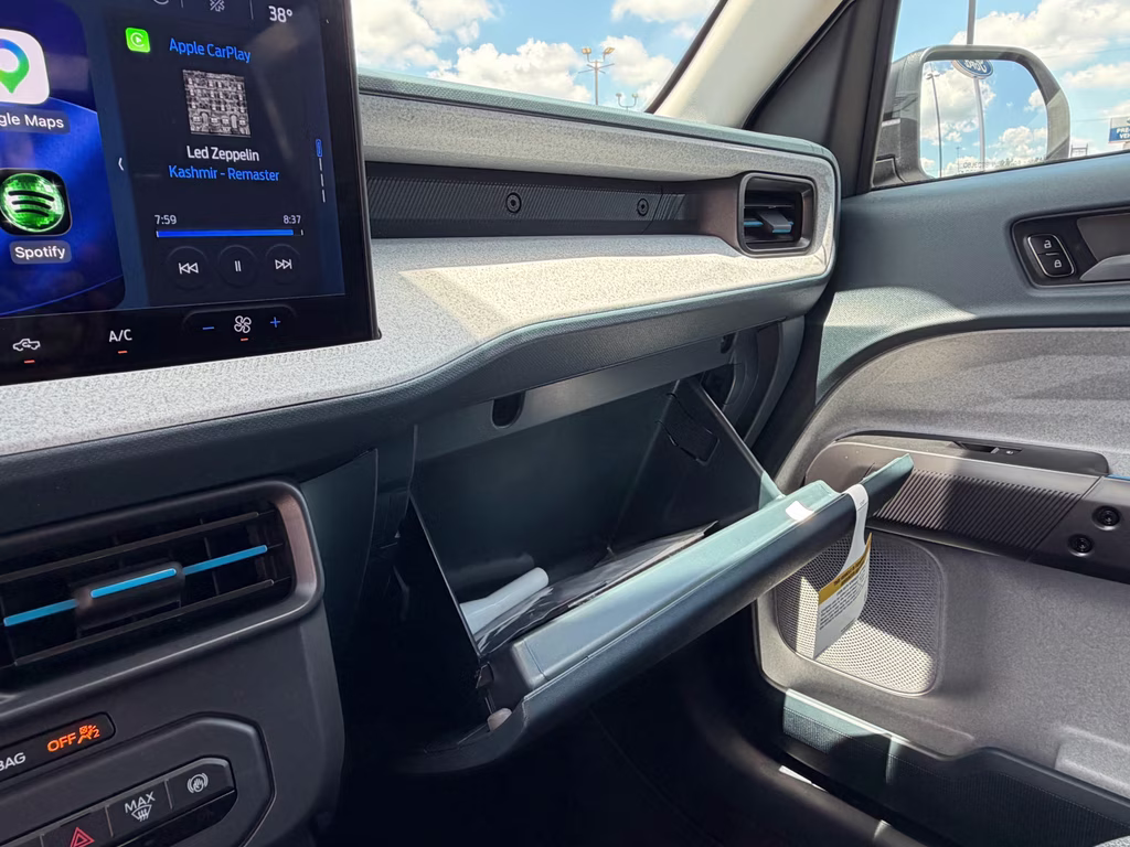 2026 Space White Metallic Ford Maverick XLT FWD Truck
