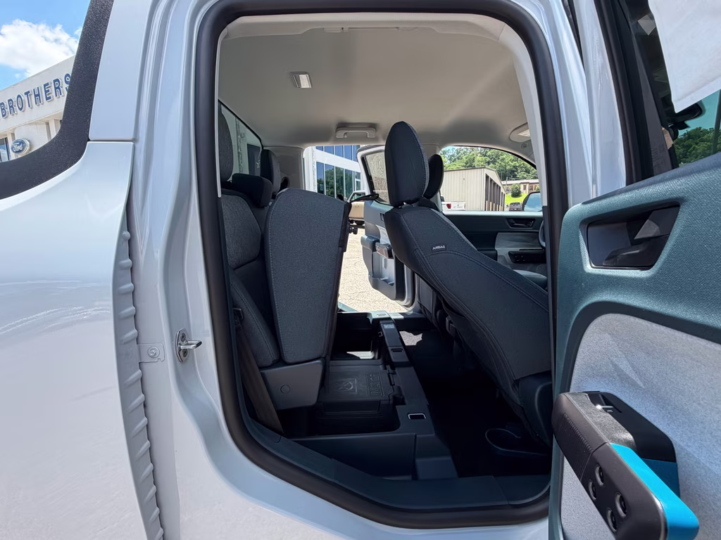 2026 Space White Metallic Ford Maverick XLT FWD Truck