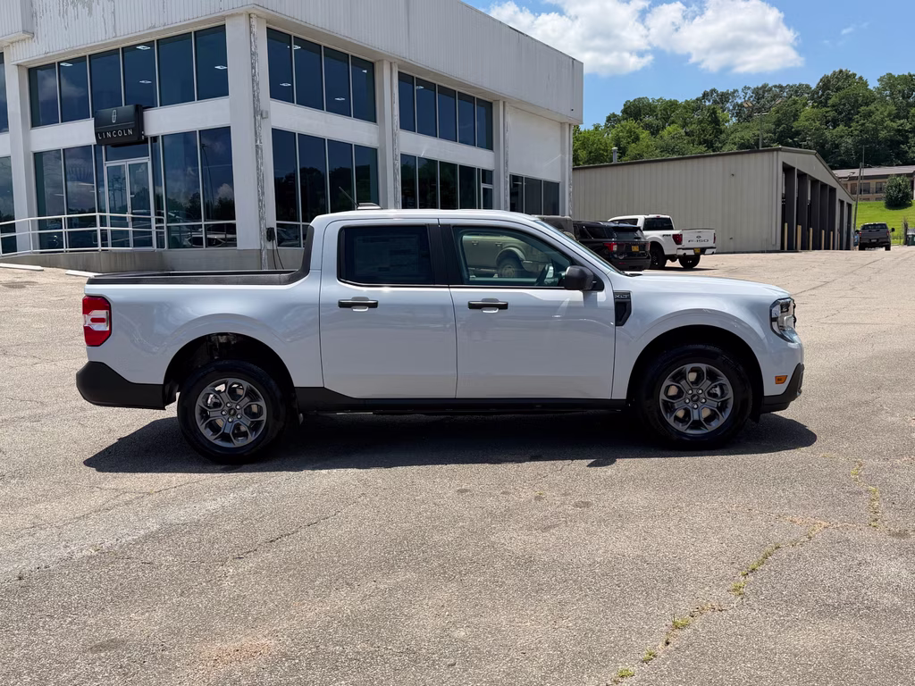 2026 Space White Metallic Ford Maverick XLT FWD Truck