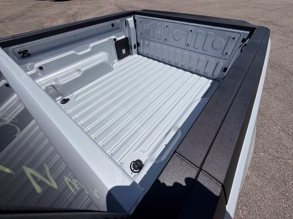 2026 Space White Metallic Ford Maverick XLT FWD Truck
