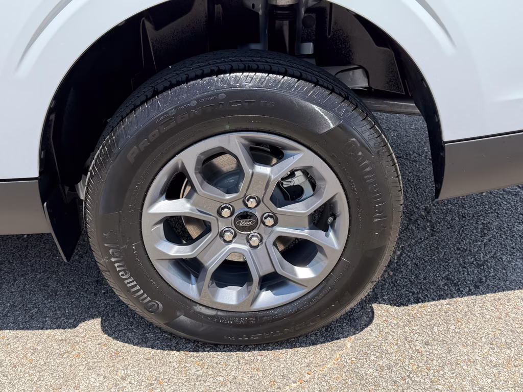 2026 Space White Metallic Ford Maverick XLT FWD Truck