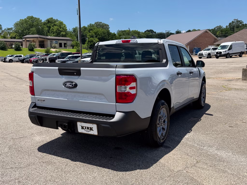2026 Space White Metallic Ford Maverick XLT FWD Truck