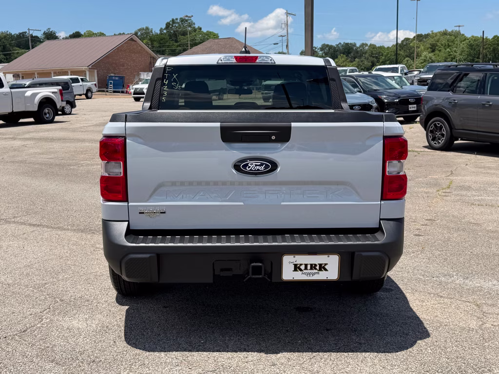 2026 Space White Metallic Ford Maverick XLT FWD Truck