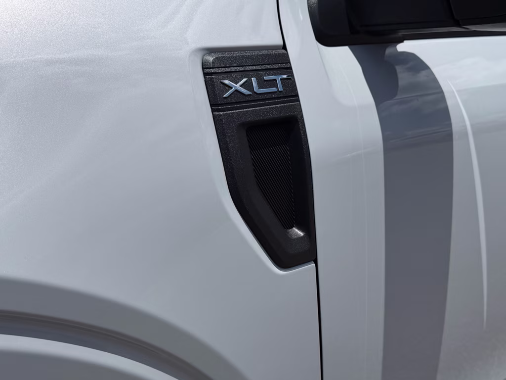 2026 Space White Metallic Ford Maverick XLT FWD Truck