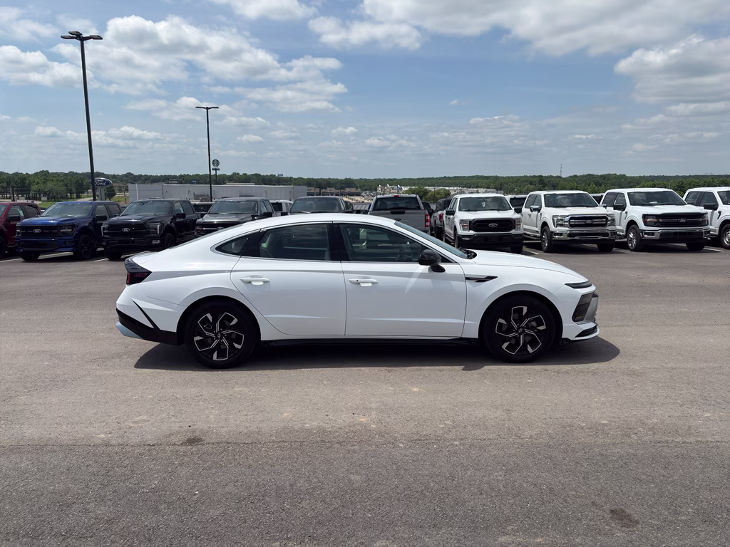 2025 Serenity White Hyundai Sonata SEL FWD Sedan