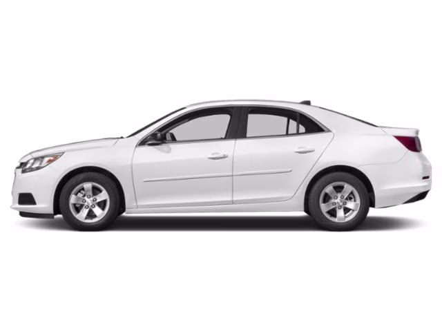 2015 White Chevrolet Malibu 2LT FWD Sedan