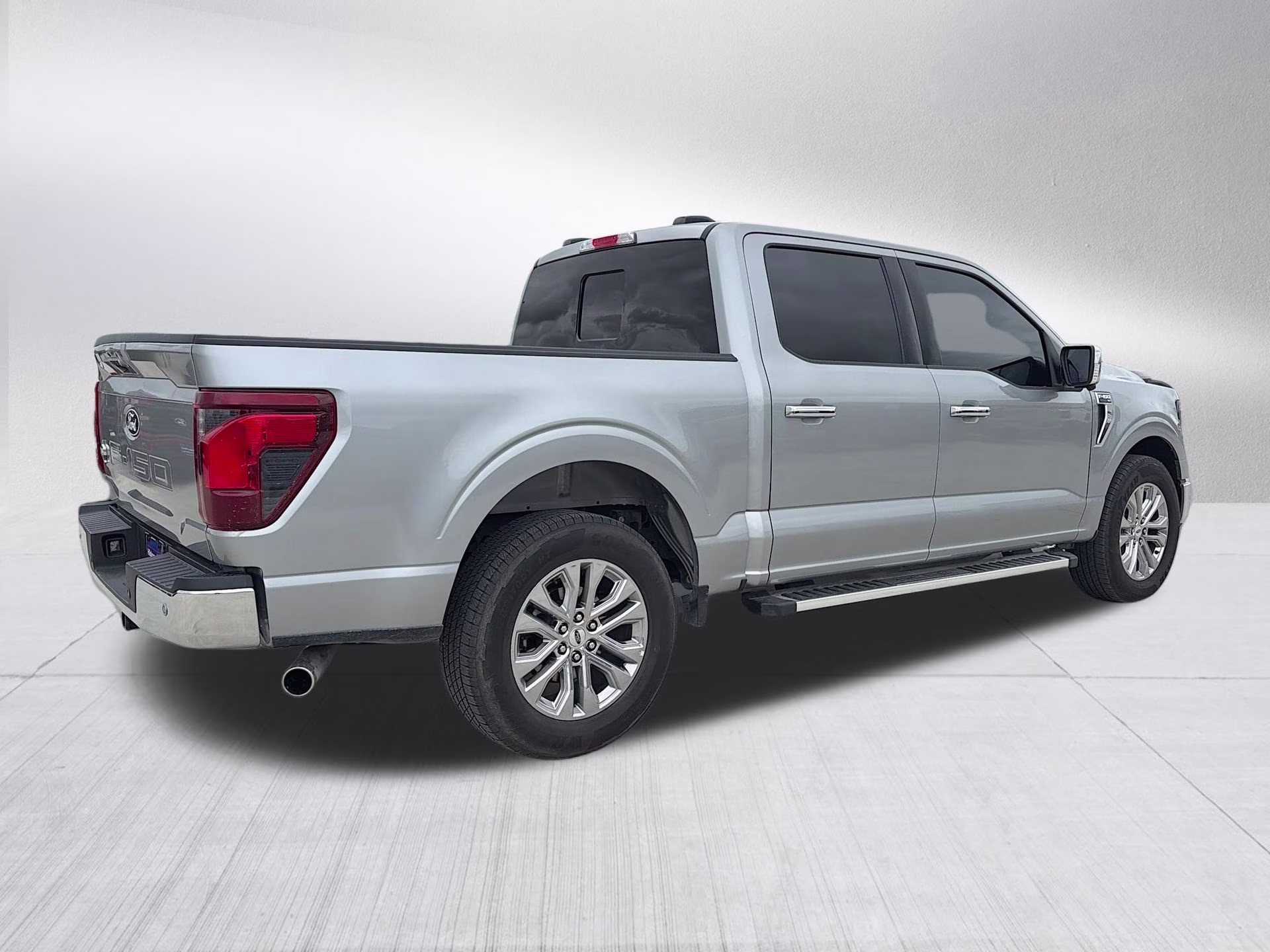 2024 Iconic Silver Metallic Ford F-150 XLT RWD Truck