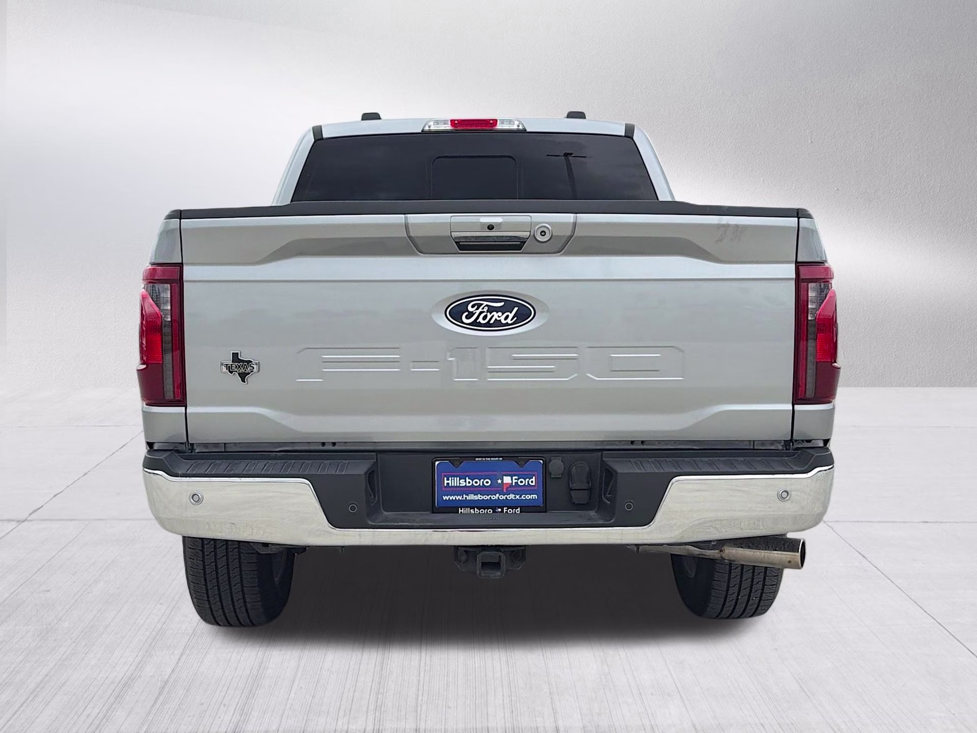 2024 Iconic Silver Metallic Ford F-150 XLT RWD Truck