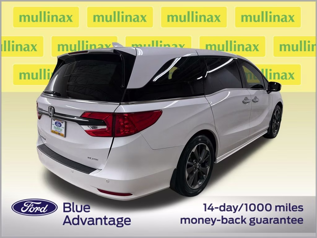 2024 Platinum White Pearl Honda Odyssey Elite FWD Van