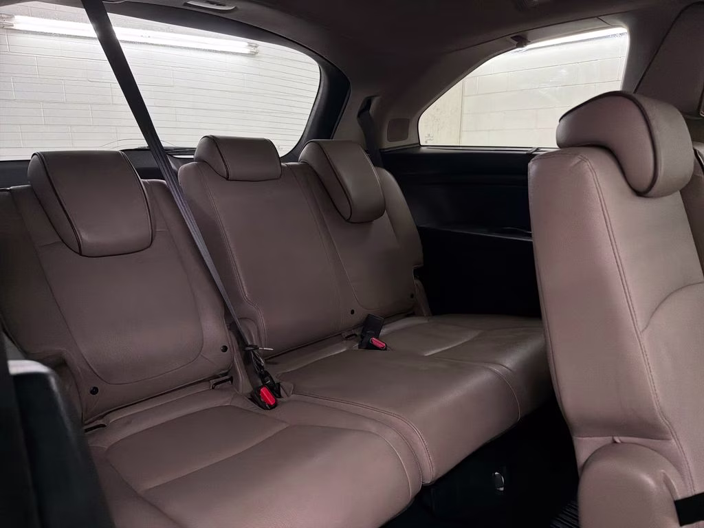 2024 Platinum White Pearl Honda Odyssey Elite FWD Van