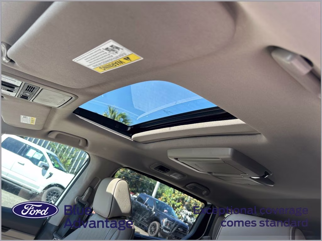 2024 Platinum White Pearl Honda Odyssey Elite FWD Van