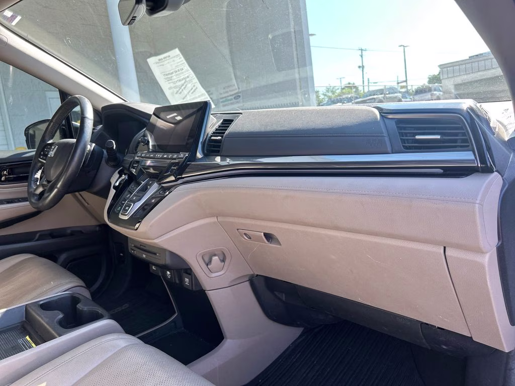 2024 Platinum White Pearl Honda Odyssey Elite FWD Van
